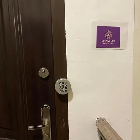 Hanna&rita In The Centre Lonyay 42a 3rd Floor In The Back Yard